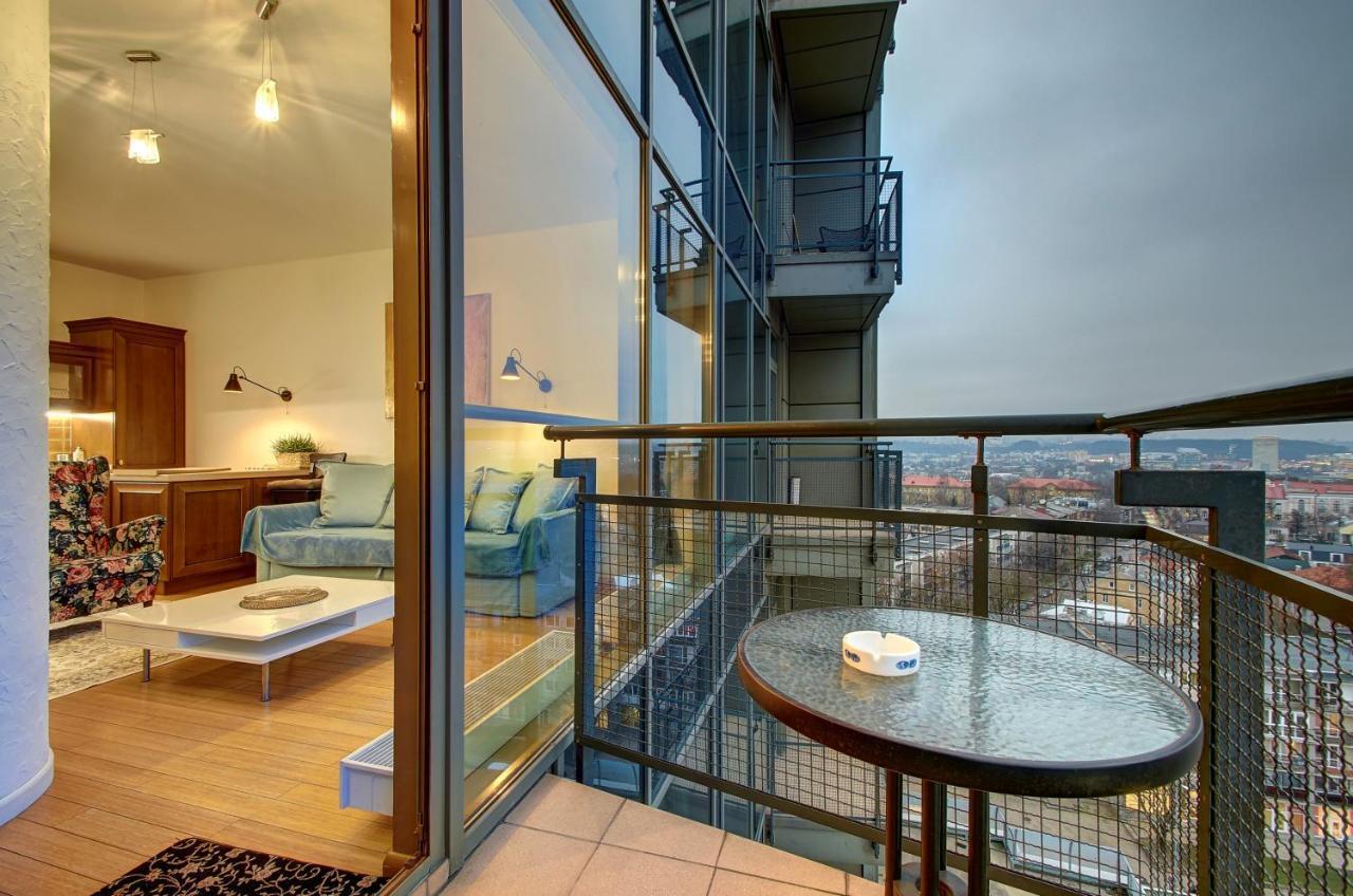 Helios 19 Luxury Vilnius Apartment Exterior foto